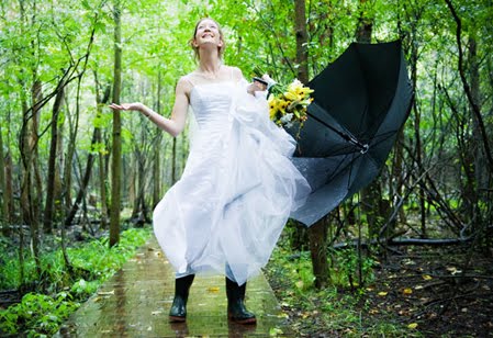 042209_brideinrain