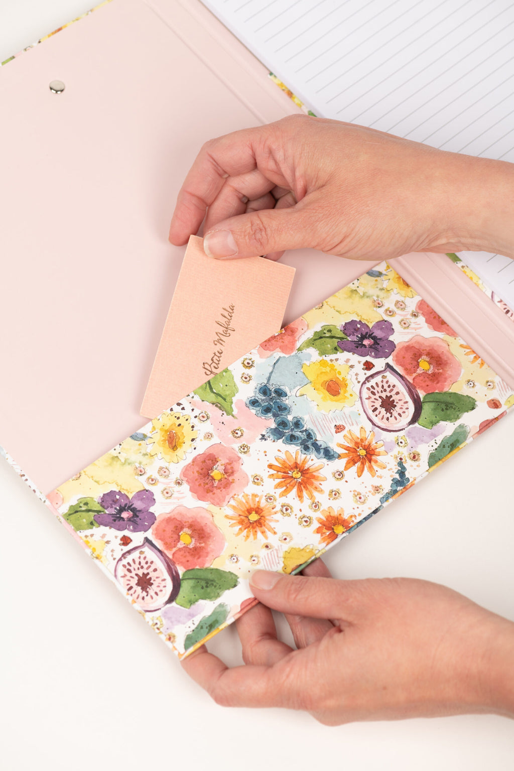 Carpeta con bloc de notas