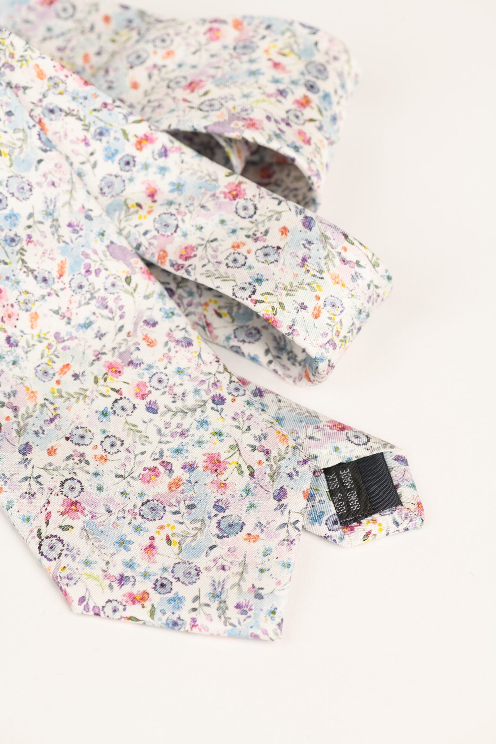 Corbata estampado flores